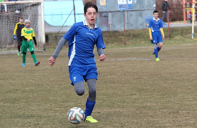 跨界，相声演员杨九郎将在咪咕参与解说阿森纳的比赛.